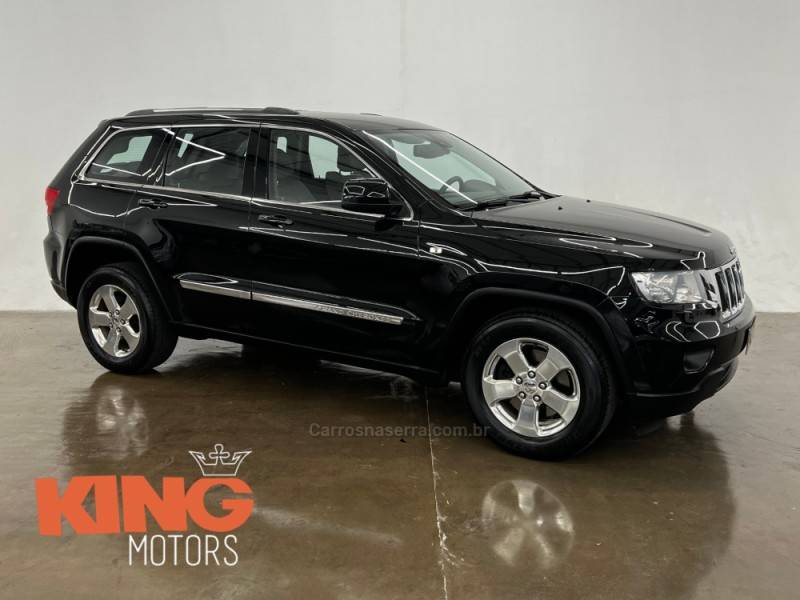 JEEP - GRAND CHEROKEE - 2011/2012 - Preta - R$ 65.900,00