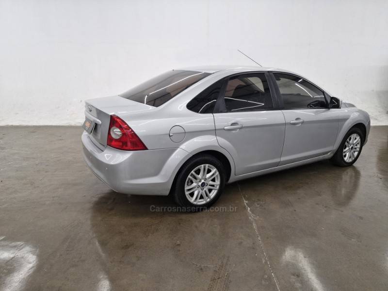 FORD - FOCUS - 2013/2013 - Prata - R$ 43.900,00