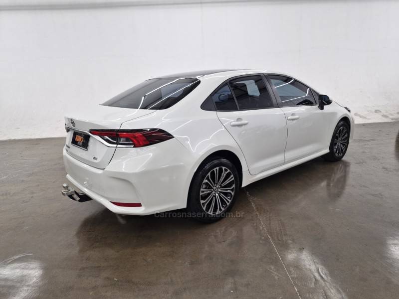 TOYOTA - COROLLA - 2021/2021 - Branca - R$ 124.900,00
