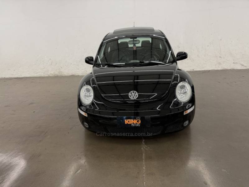 VOLKSWAGEN - NEW BEETLE - 2009/2010 - Preta - R$ 59.900,00