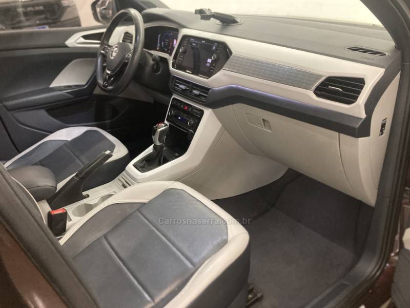 VOLKSWAGEN - T-CROSS - 2019/2019 - Vinho - R$ 106.900,00