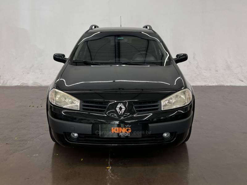 RENAULT - MÉGANE - 2008/2009 - Preta - R$ 30.900,00