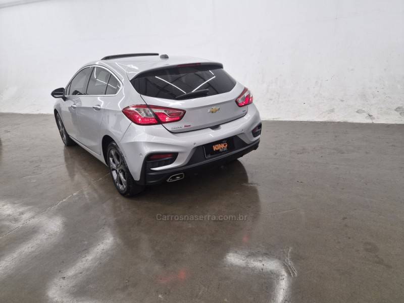 CHEVROLET - CRUZE - 2018/2019 - Prata - R$ 109.900,00