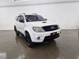 TOYOTA - HILUX SW4 - 2006/2006 - Branca - R$ 99.900,00