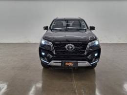 TOYOTA - HILUX SW4 - 2023/2024 - Preta - R$ 345.900,00