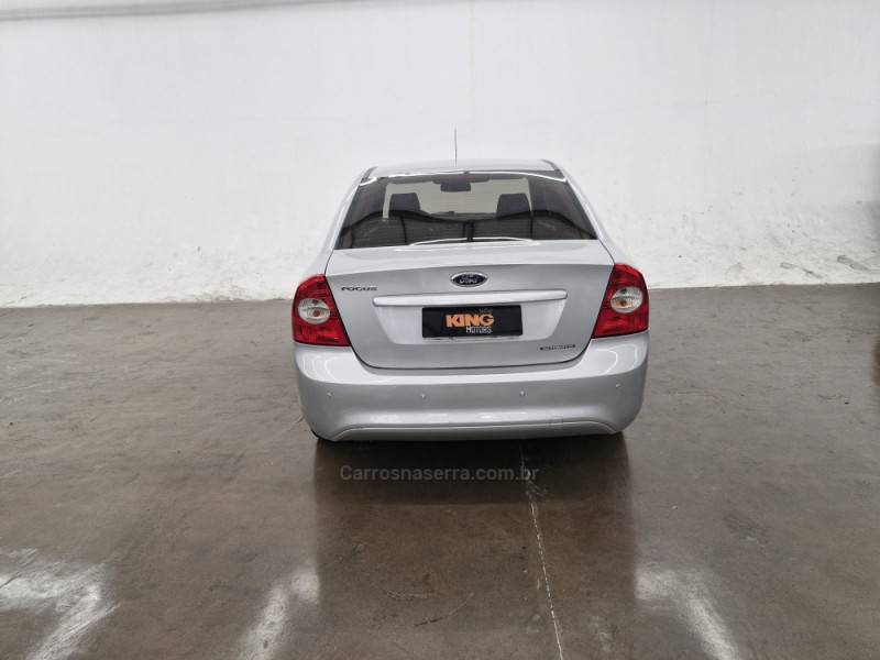 FORD - FOCUS - 2013/2013 - Prata - R$ 43.900,00