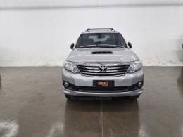 TOYOTA - HILUX SW4 - 2015/2015 - Prata - R$ 159.900,00