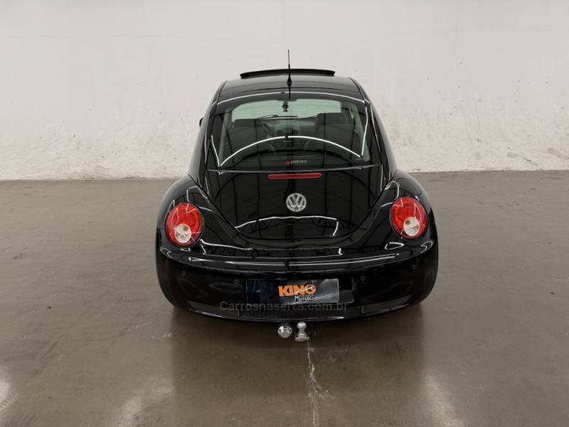 VOLKSWAGEN - NEW BEETLE - 2009/2010 - Preta - R$ 59.900,00