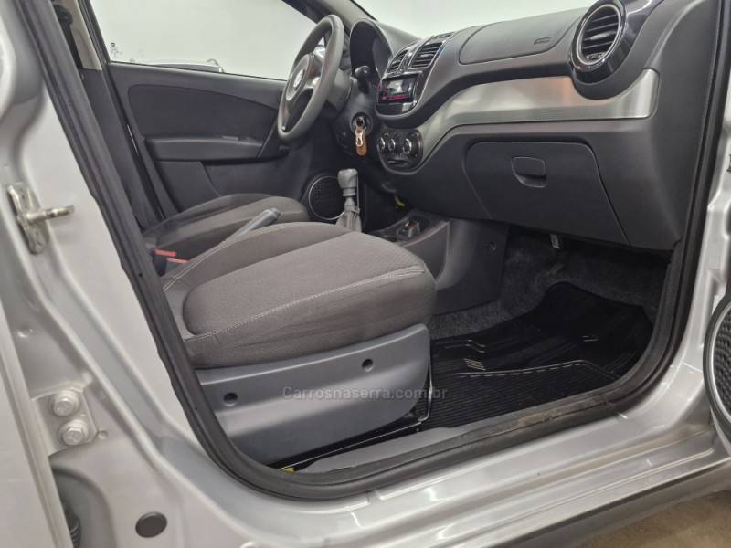 FIAT - GRAND SIENA - 2015/2016 - Prata - R$ 41.900,00